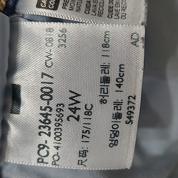 Levi's Cropped Jeans with Rolled Cuffs size 24W - Picture 5 of 8